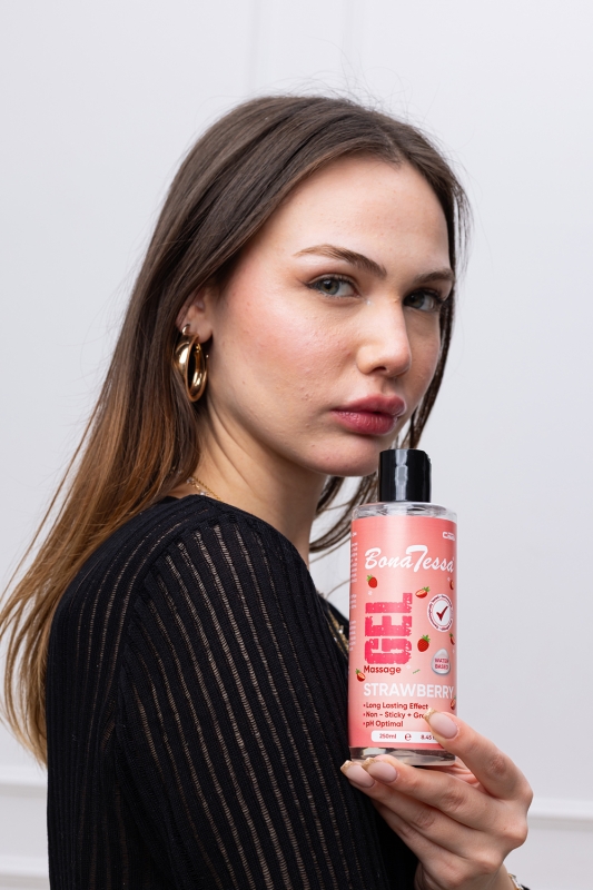 Çilek Aromalı Su Bazlı 250 ML Erotik Masaj Yağı Çilekli Spa Jeli